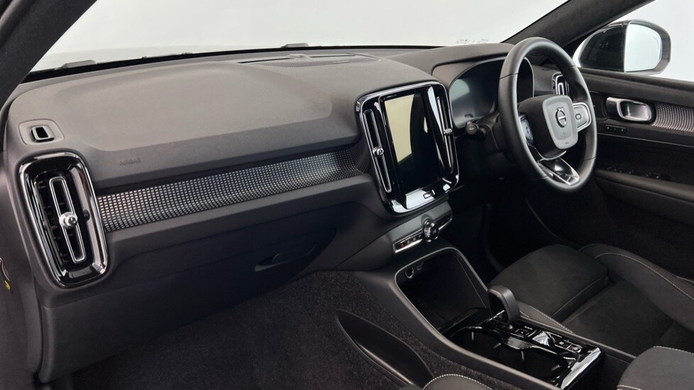 Used Volvo XC40 2025 for sale - 77133839: Photo 36