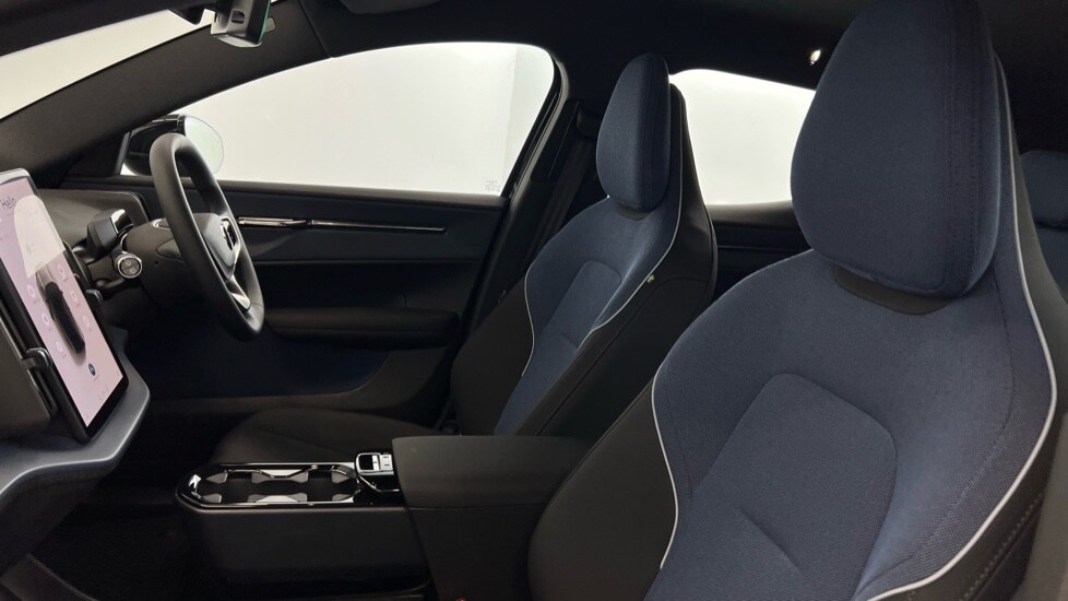 Used Volvo EX30 2025 for sale - 76018196: Photo 37