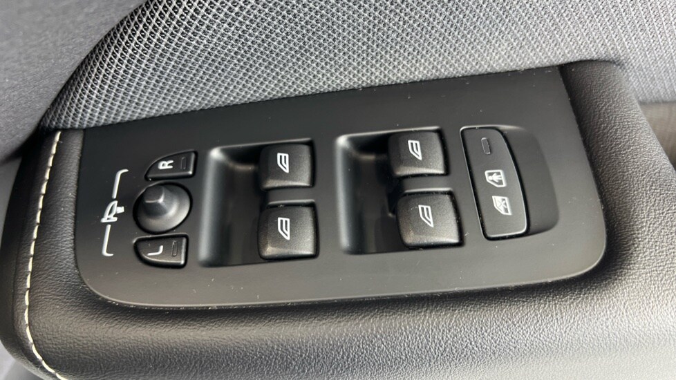 Used Volvo XC60 2021 for sale - 76079150: Photo 24