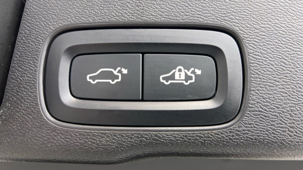 Used Volvo XC60 2021 for sale - 76079150: Photo 35