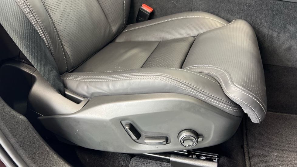 Used Volvo XC60 2025 for sale - 77261490: Photo 30