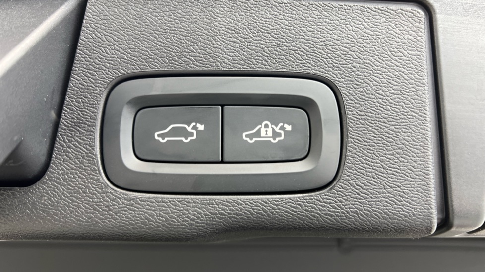 Used Volvo XC60 2025 for sale - 77261490: Photo 35