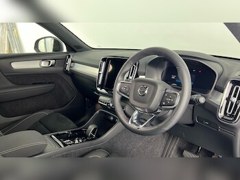 Used Volvo XC40 2025 for sale - 77960020: Photo