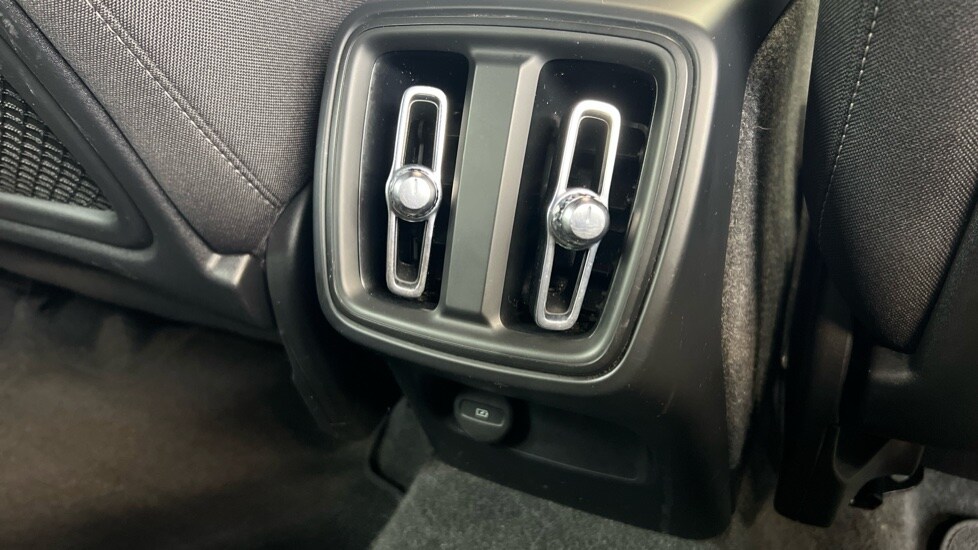 Used Volvo XC40 2023 for sale - 77480231: Photo 14