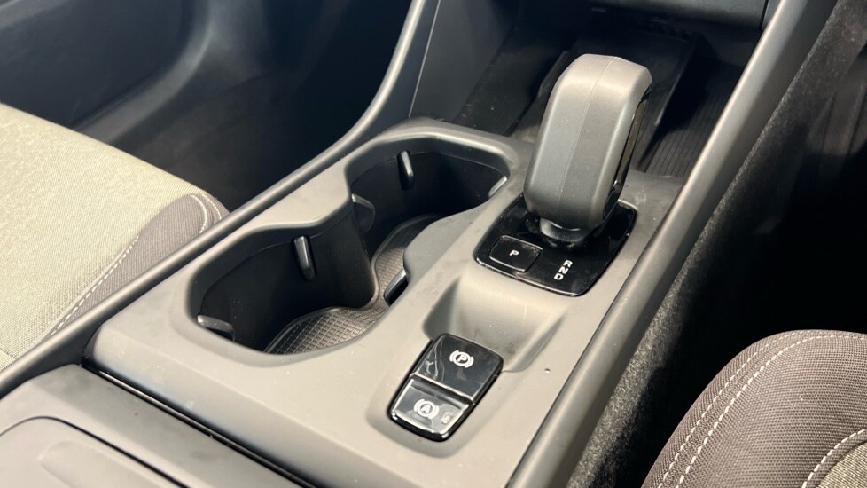 Used Volvo XC40 2023 for sale - 77480231: Photo 25