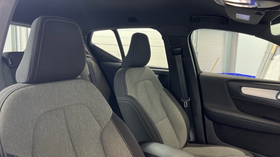 Used Volvo XC40 2023 for sale - 77480231: Photo 31