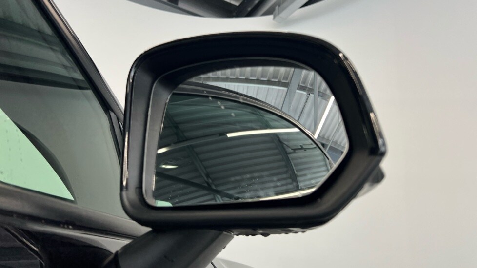 Used Volvo XC40 2023 for sale - 77480231: Photo 32