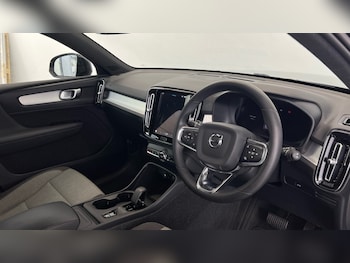 Used Volvo XC40 2023 for sale - 77480231: Photo