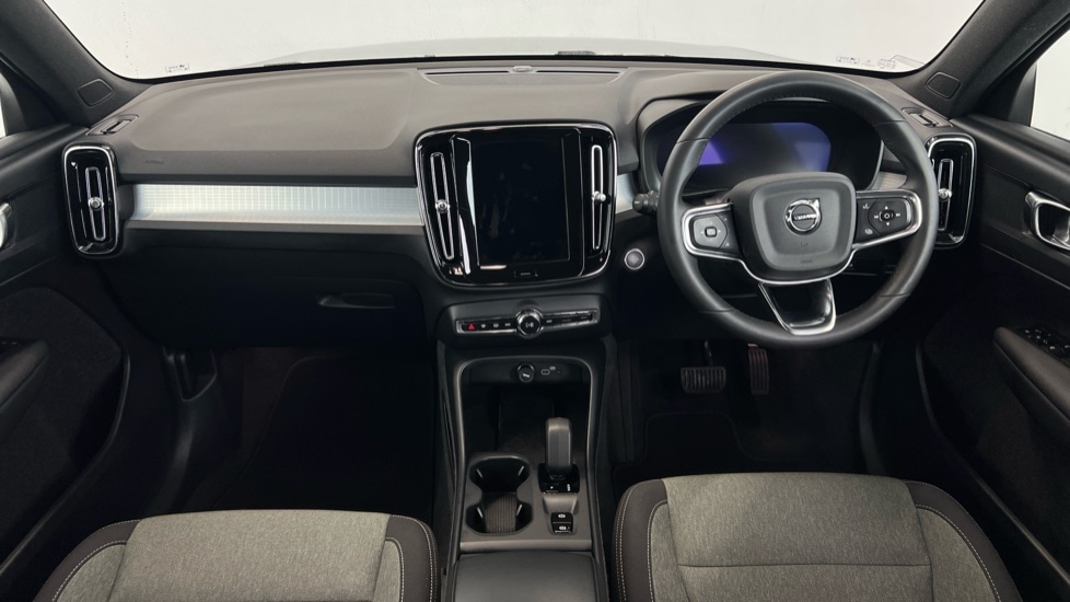 Used Volvo XC40 2023 for sale - 77480231: Photo 5