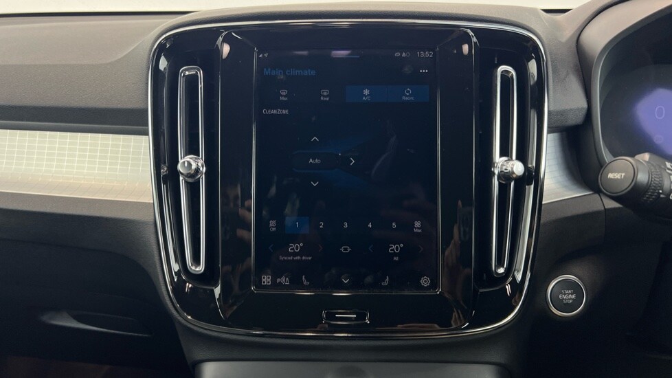 Used Volvo XC40 2023 for sale - 77480231: Photo 58