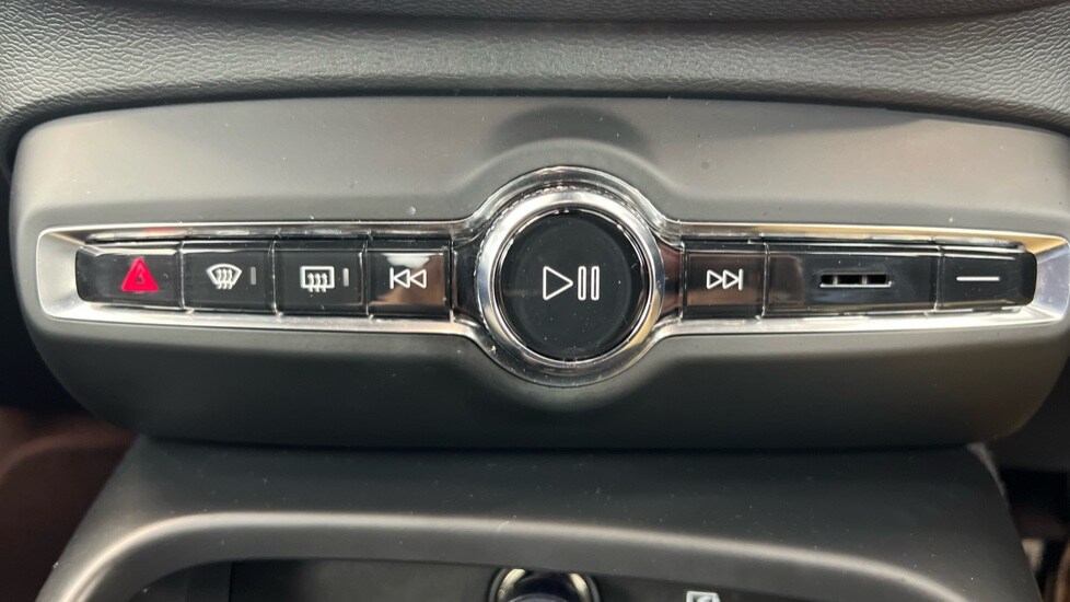 Used Volvo XC40 2023 for sale - 77480231: Photo 59