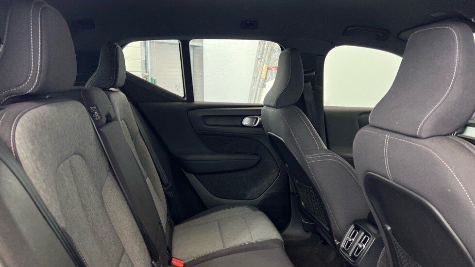 Used Volvo XC40 2023 for sale - 77480231: Photo 6