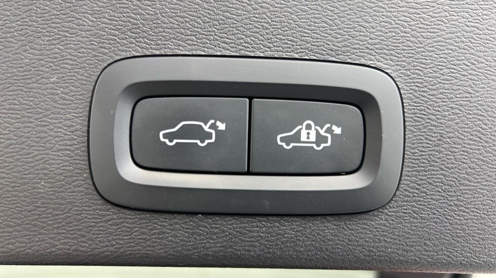 Used Volvo XC40 2022 for sale - 77442652: Photo 35