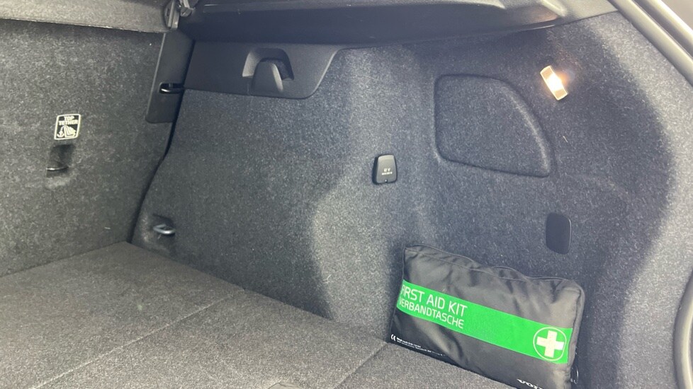 Used Volvo XC40 2022 for sale - 77442652: Photo 47