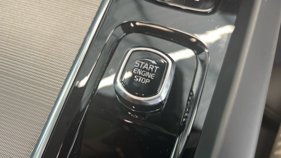 Used Volvo V60 2025 for sale - 78140505: Photo 27