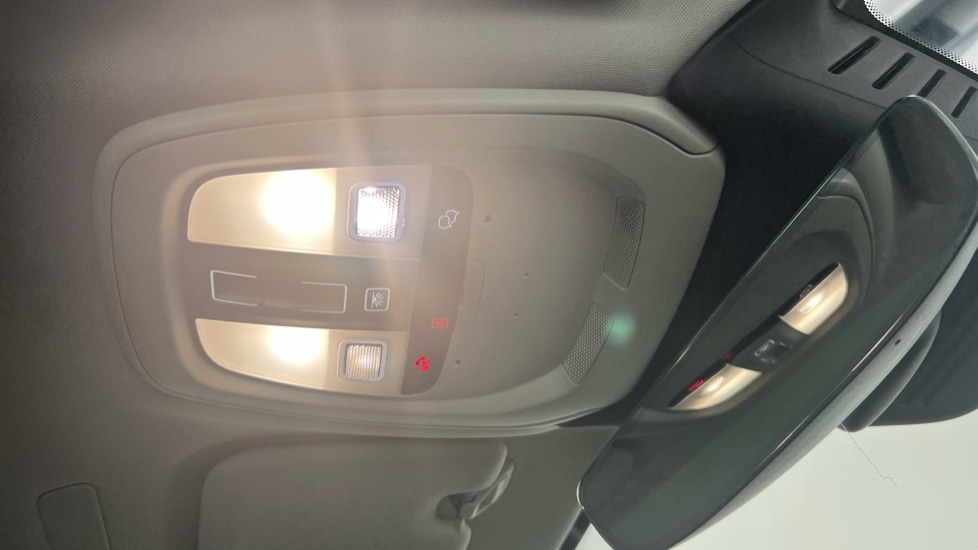 Used Volvo V60 2025 for sale - 78140505: Photo 28