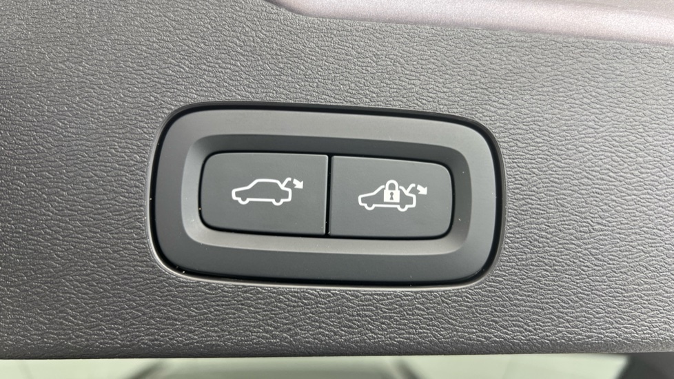 Used Volvo V60 2025 for sale - 78140505: Photo 35