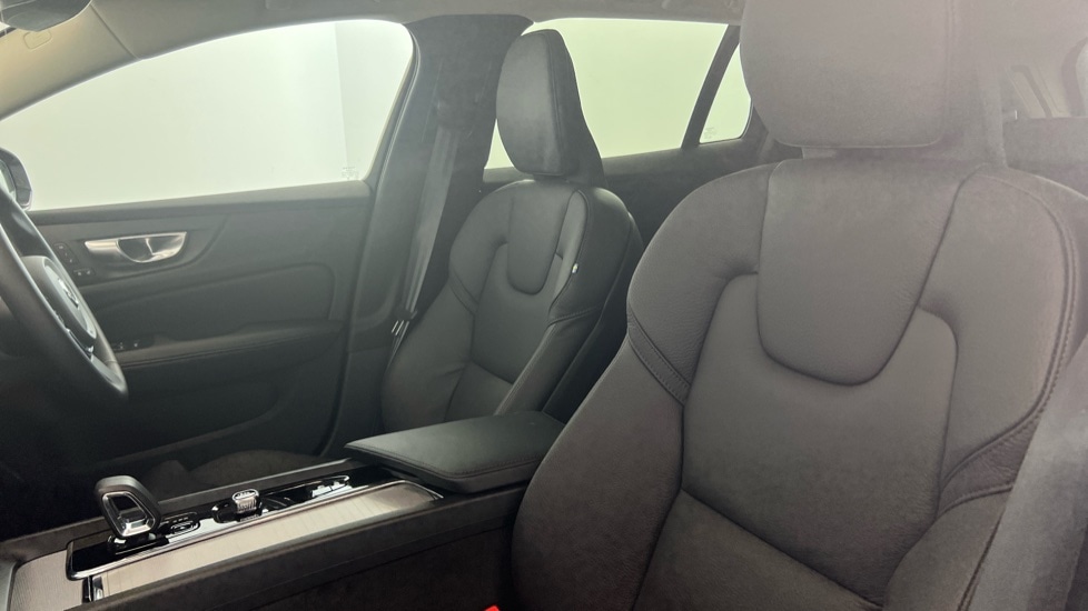 Used Volvo V60 2025 for sale - 78140505: Photo 38