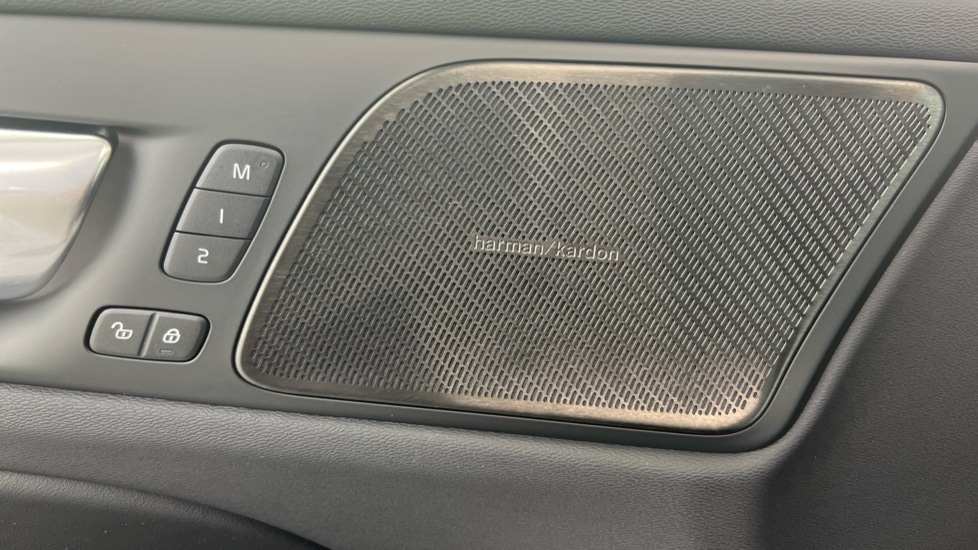 Used Volvo V60 2025 for sale - 78140505: Photo 42