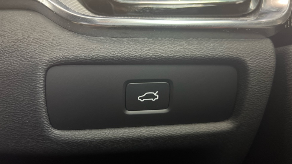 Used Volvo V60 2025 for sale - 78140505: Photo 73