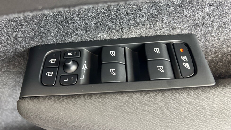 Used Volvo XC40 2022 for sale - 76328385: Photo 24