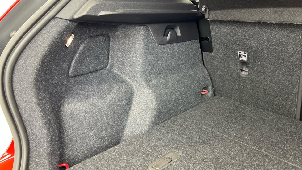 Used Volvo XC40 2022 for sale - 76328385: Photo 42