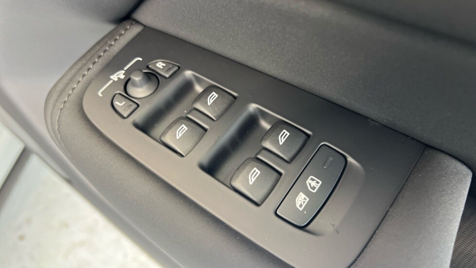 Used Volvo XC60 2026 for sale - 77648092: Photo 24