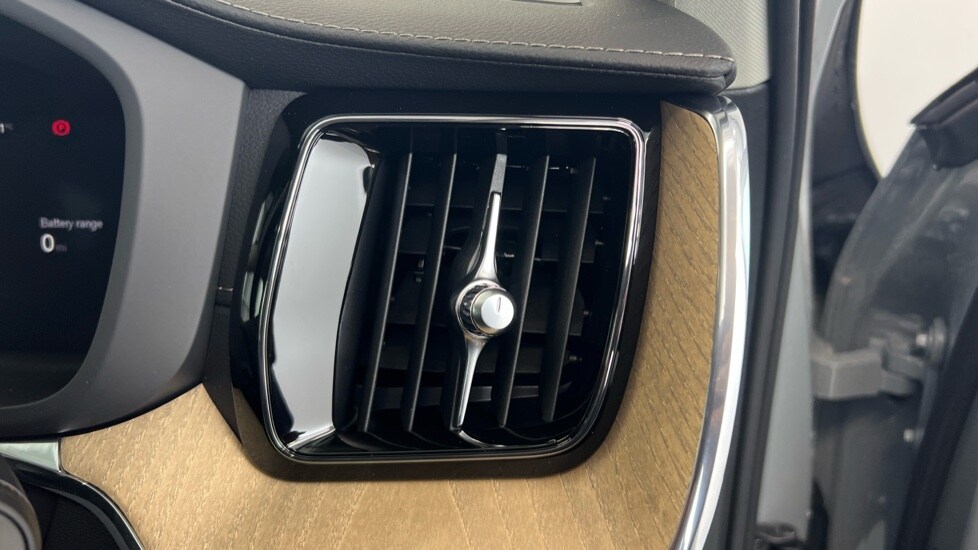 Used Volvo XC60 2026 for sale - 77648092: Photo 60