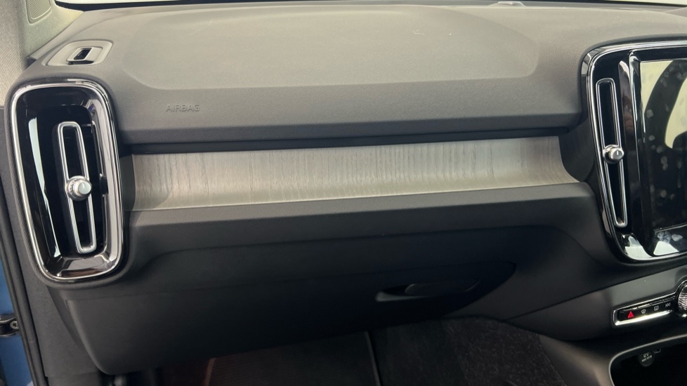 Used Volvo XC40 2022 for sale - 77634620: Photo 42