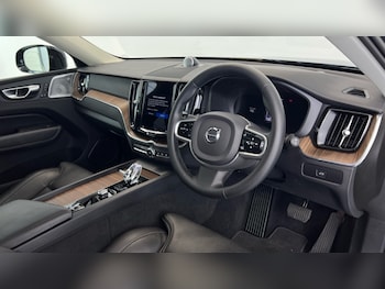 Used Volvo XC60 2022 for sale - 75653036: Photo