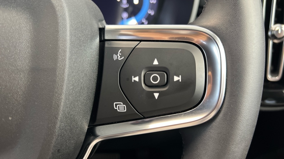 Used Volvo XC40 2023 for sale - 76528938: Photo 22