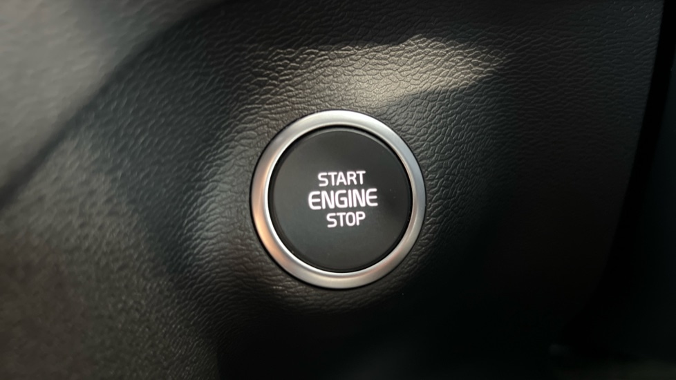 Used Volvo XC40 2023 for sale - 76528938: Photo 27