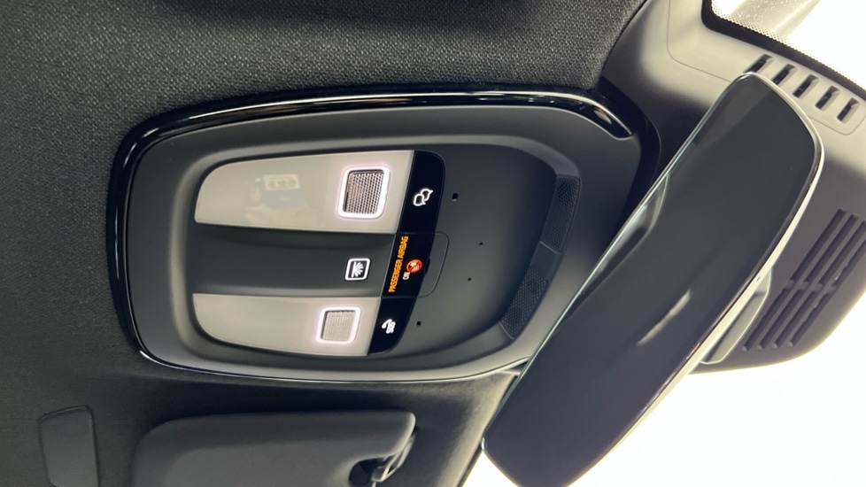 Used Volvo XC40 2023 for sale - 76528938: Photo 28