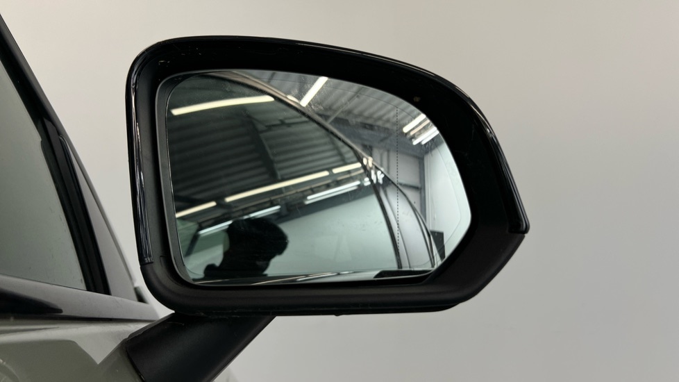 Used Volvo XC40 2023 for sale - 76528938: Photo 32