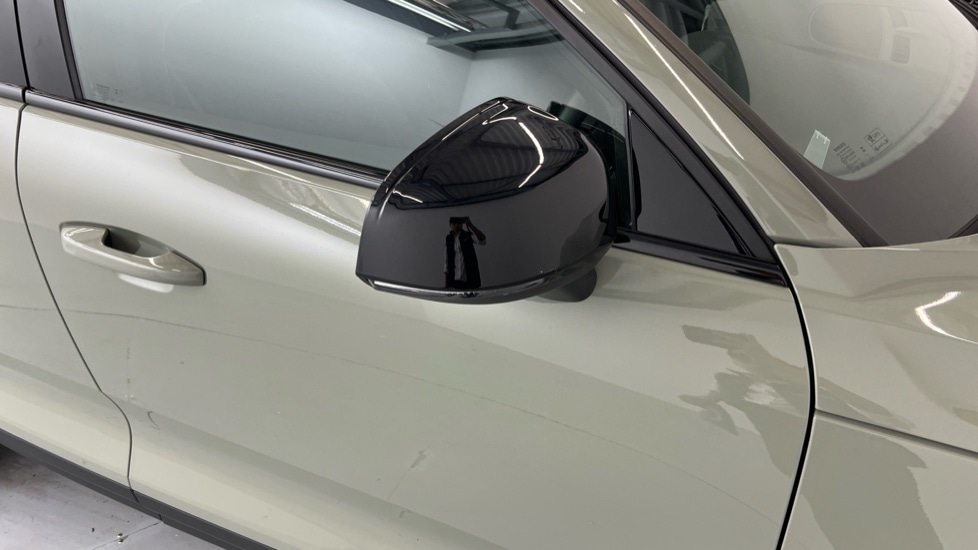 Used Volvo XC40 2023 for sale - 76528938: Photo 42