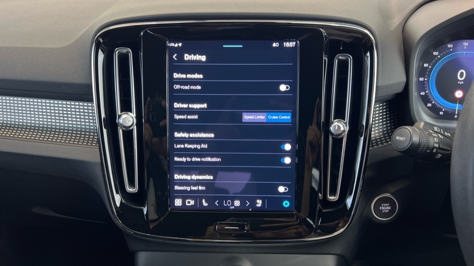 Used Volvo XC40 2023 for sale - 76528938: Photo 44