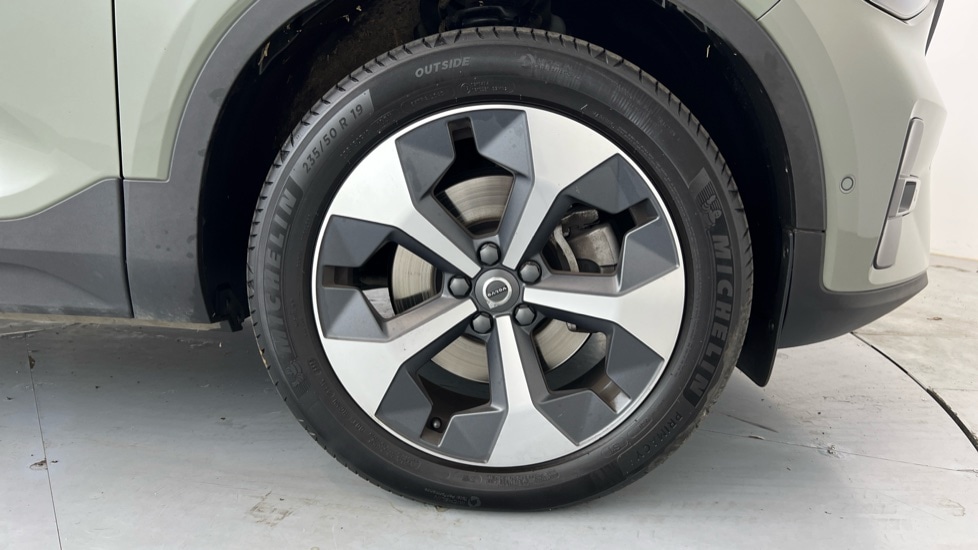 Used Volvo XC40 2023 for sale - 76528938: Photo 9