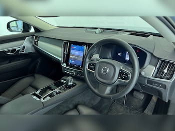 Used Volvo V90 2022 for sale - 76161331: Photo