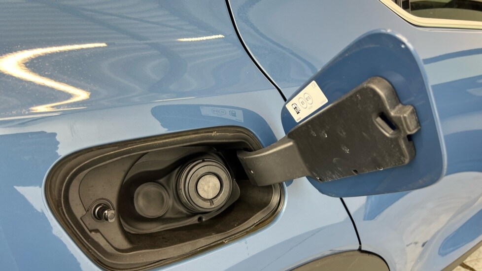 Used Volvo XC40 2025 for sale - 77673840: Photo 16