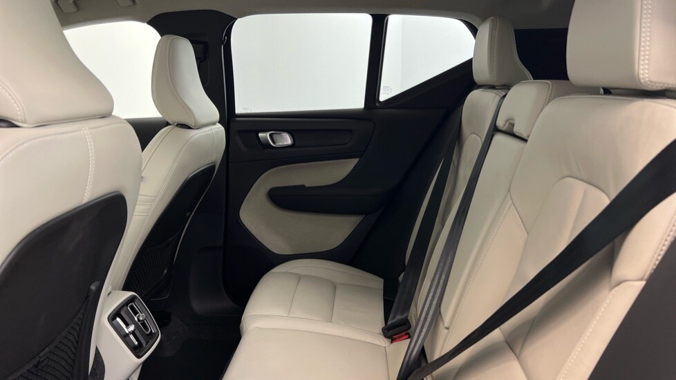 Used Volvo XC40 2025 for sale - 77673840: Photo 33