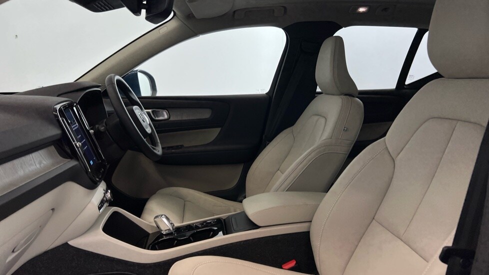 Used Volvo XC40 2025 for sale - 77673840: Photo 37