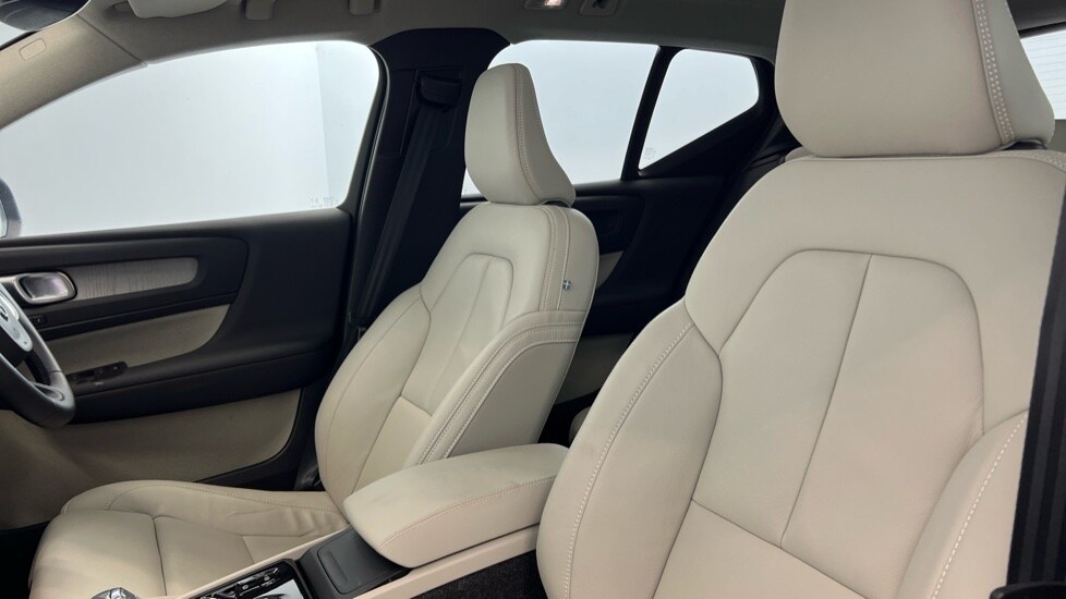 Used Volvo XC40 2025 for sale - 77673840: Photo 38