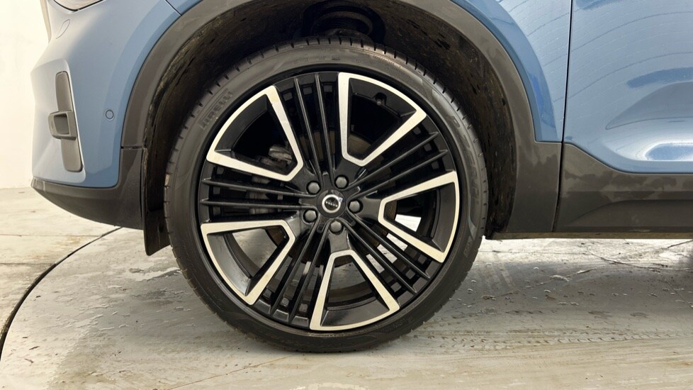 Used Volvo XC40 2025 for sale - 77673840: Photo 43