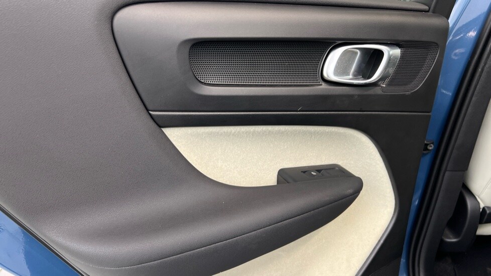 Used Volvo XC40 2025 for sale - 77673840: Photo 48