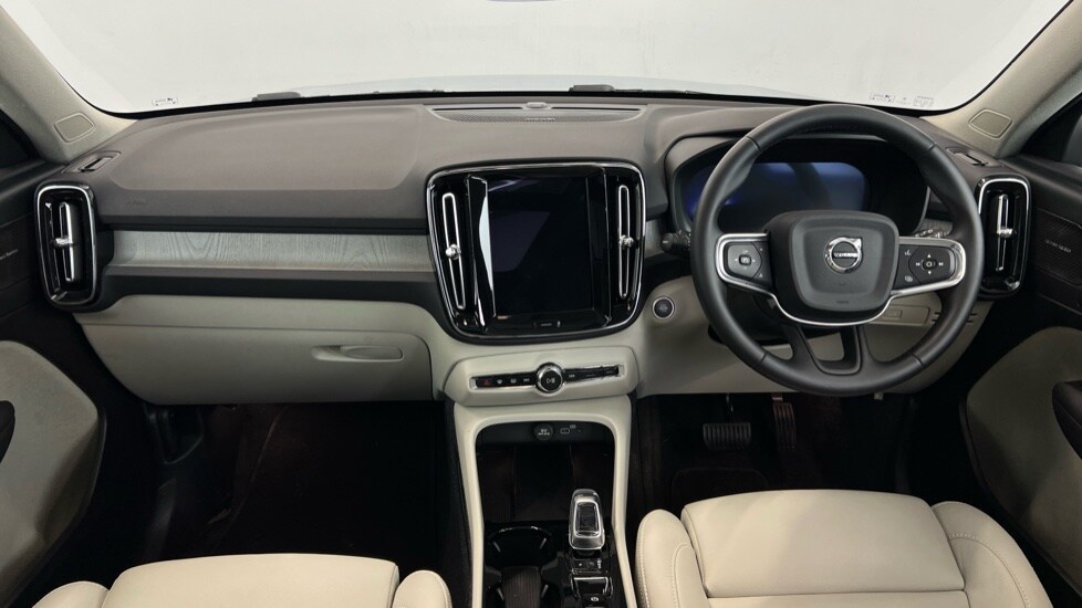 Used Volvo XC40 2025 for sale - 77673840: Photo 5