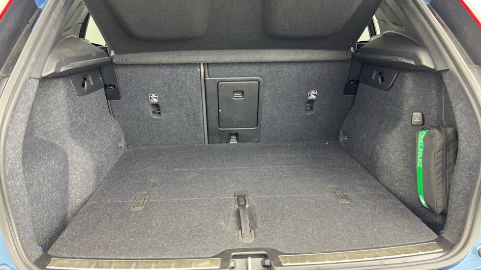 Used Volvo XC40 2025 for sale - 77673840: Photo 53