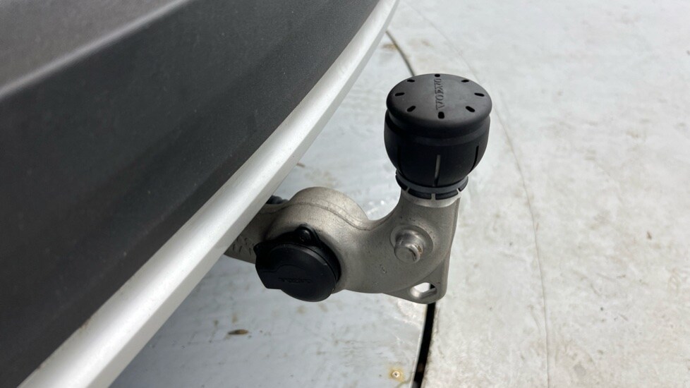 Used Volvo XC40 2025 for sale - 77673840: Photo 57