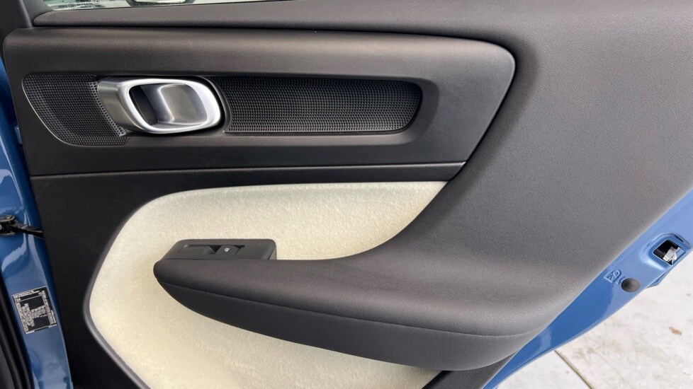 Used Volvo XC40 2025 for sale - 77673840: Photo 61