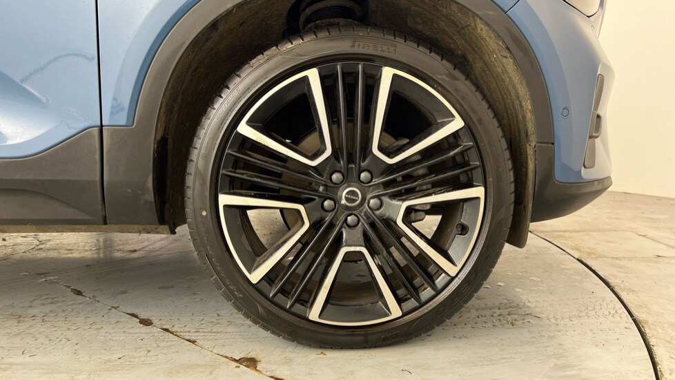 Used Volvo XC40 2025 for sale - 77673840: Photo 9