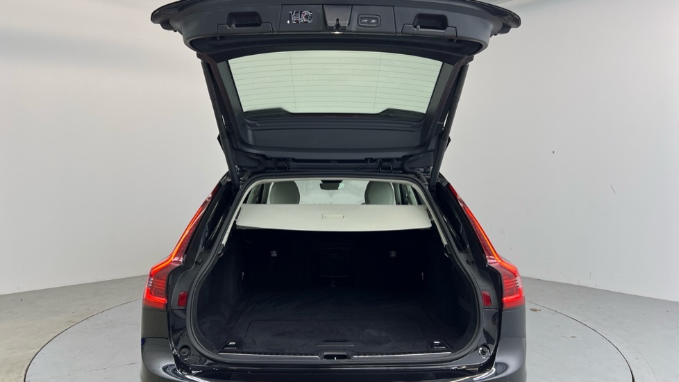 Used Volvo V90 2025 for sale - 76921837: Photo 13